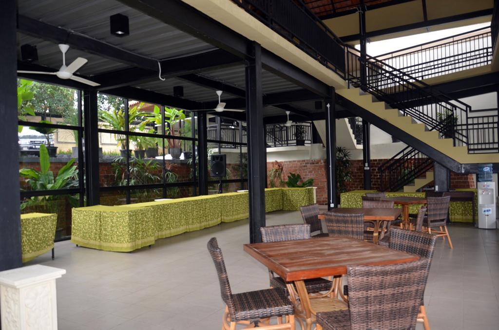 Bumi Cikeas Sentul Bogor Hotel Bagian luar foto