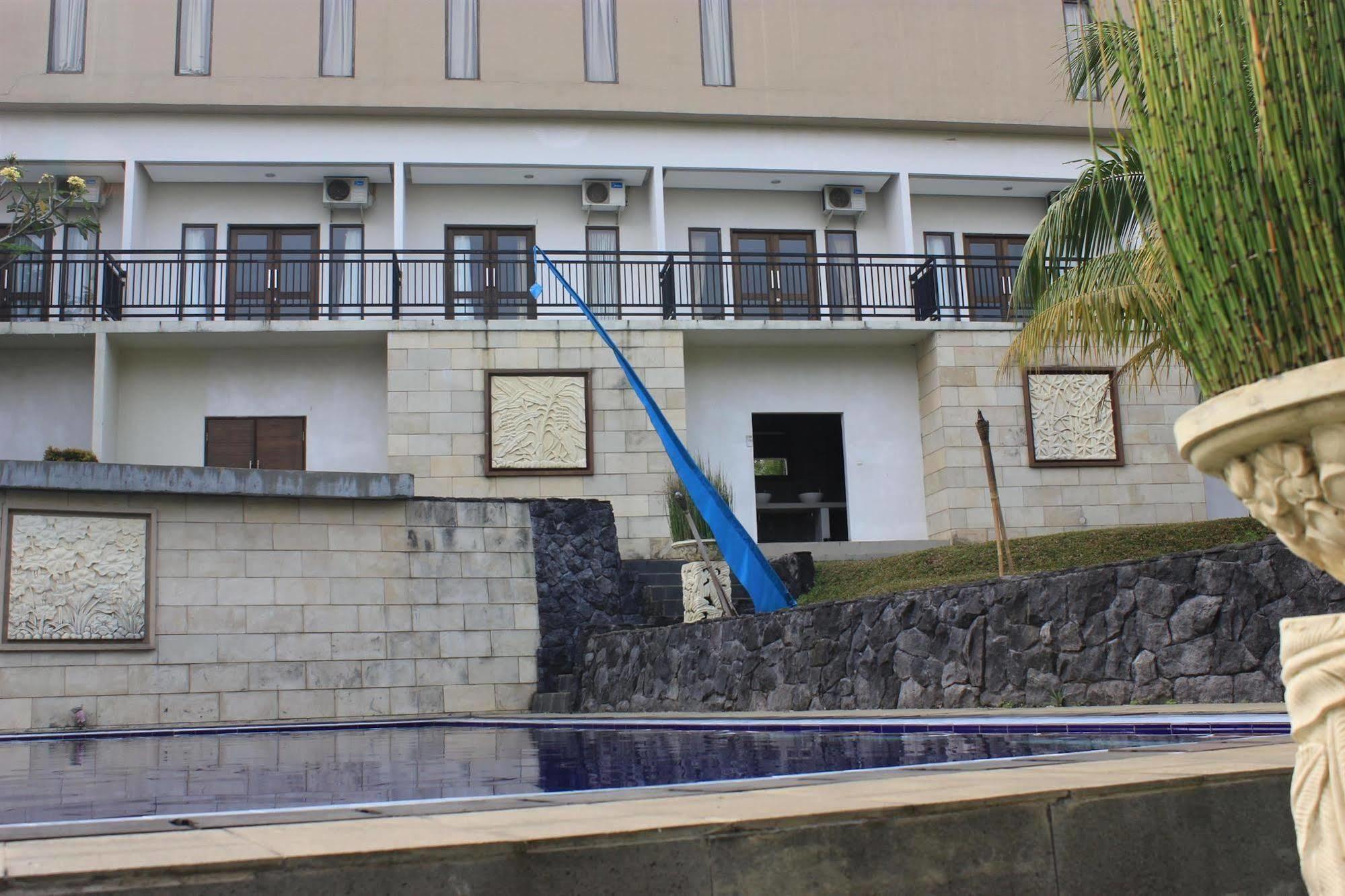 Bumi Cikeas Sentul Bogor Hotel Bagian luar foto