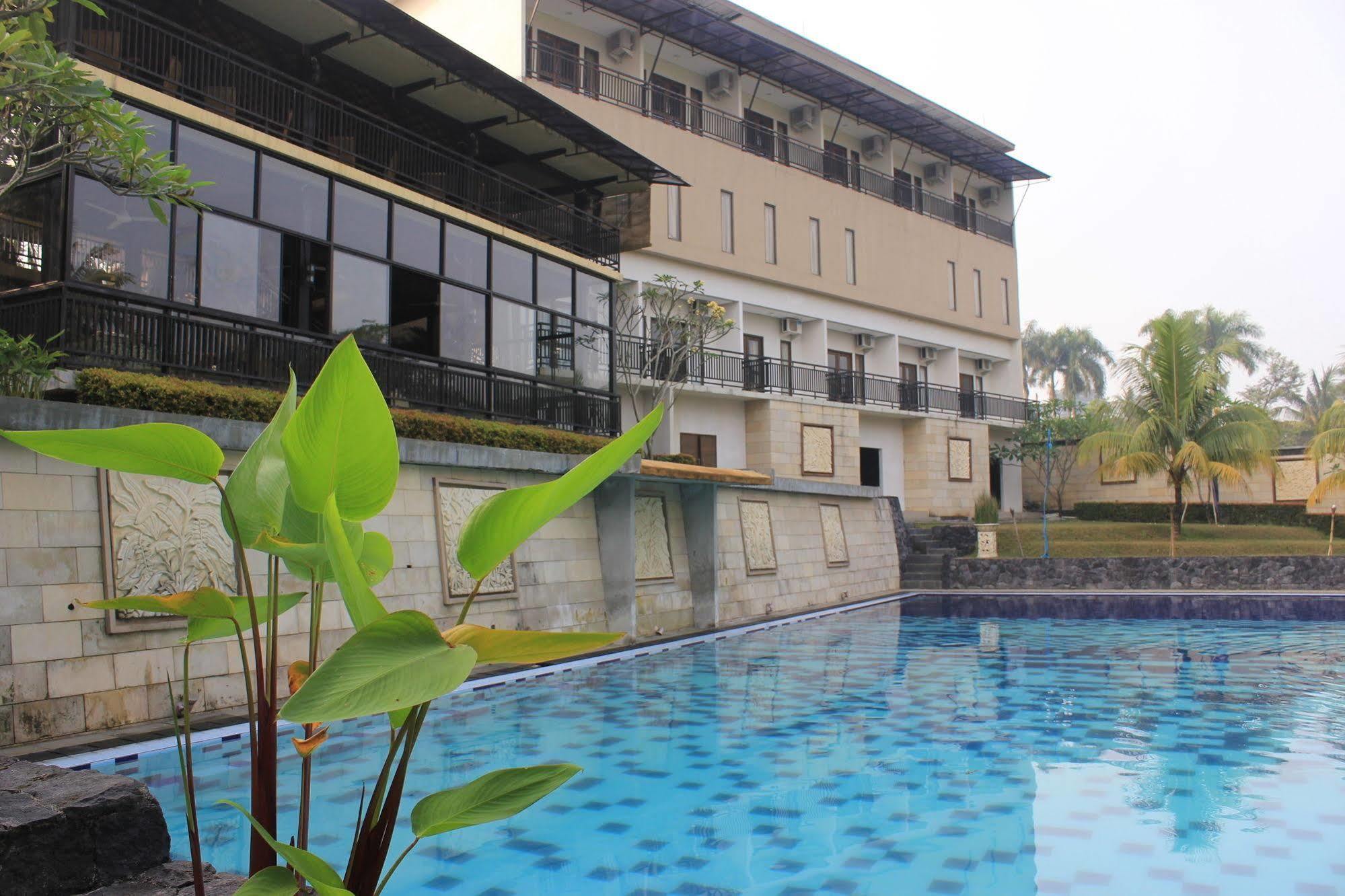 Bumi Cikeas Sentul Bogor Hotel Bagian luar foto